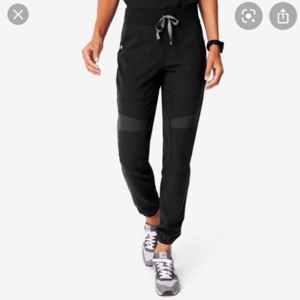 NWT Figs small Venice black jogger scrub pants (sold out!)